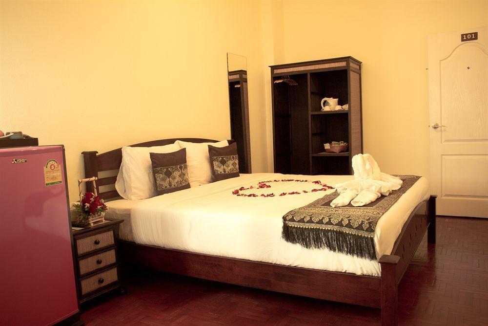 ศศิมา เฮ้าส์ Hotel เชียงใหม่ ภายนอก รูปภาพ
