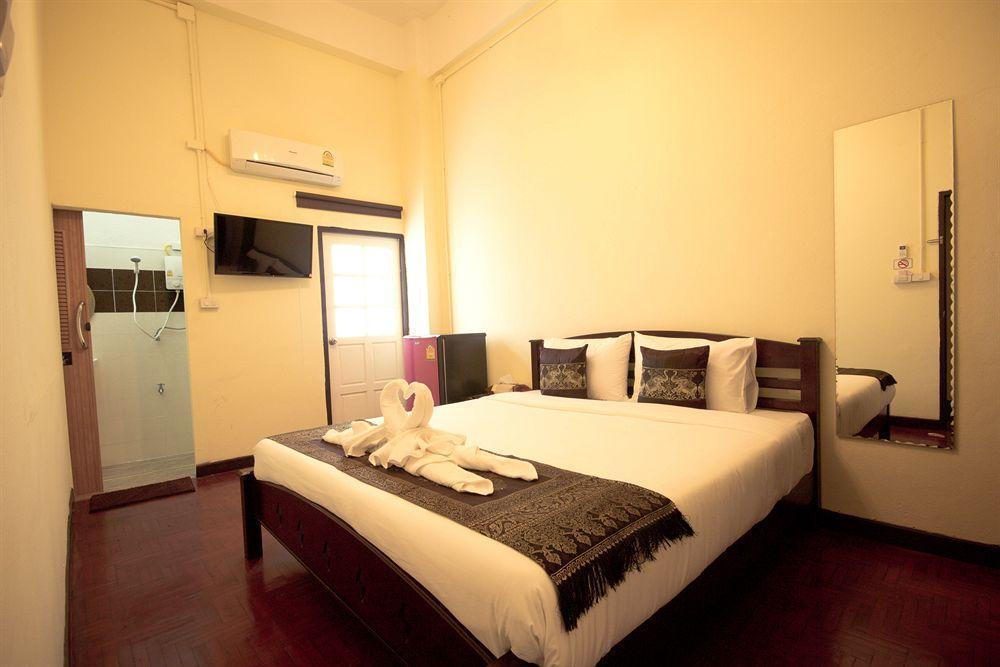 ศศิมา เฮ้าส์ Hotel เชียงใหม่ ภายนอก รูปภาพ