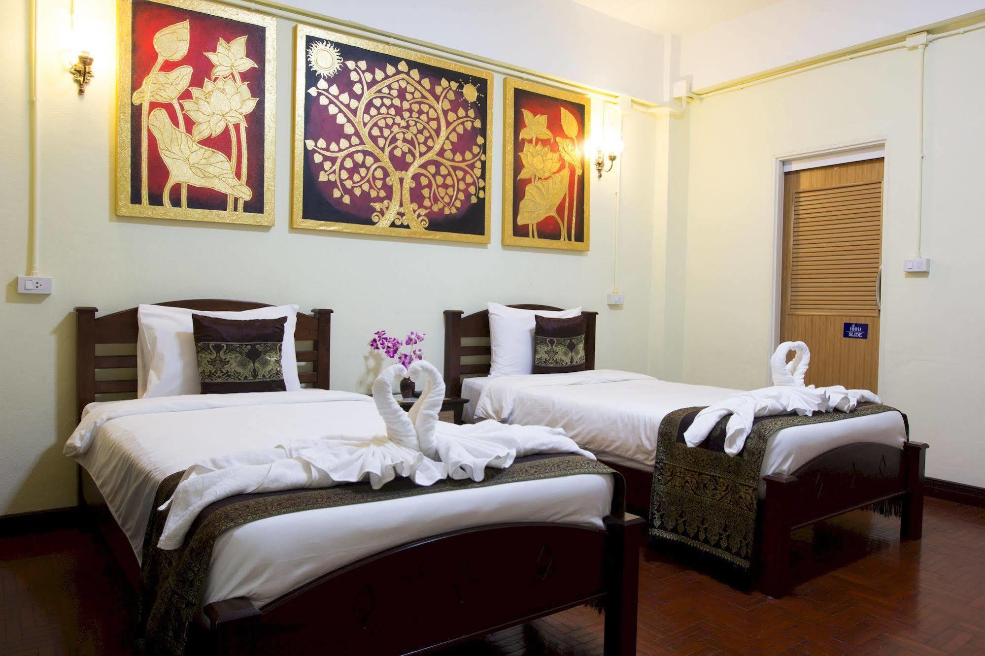 ศศิมา เฮ้าส์ Hotel เชียงใหม่ ภายนอก รูปภาพ
