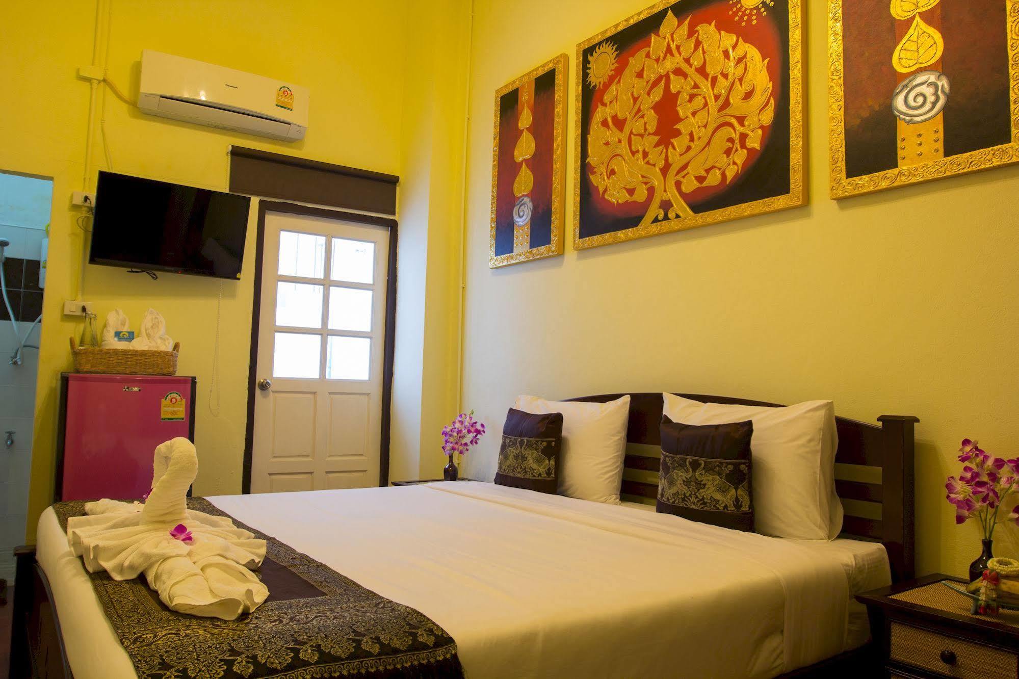 ศศิมา เฮ้าส์ Hotel เชียงใหม่ ภายนอก รูปภาพ